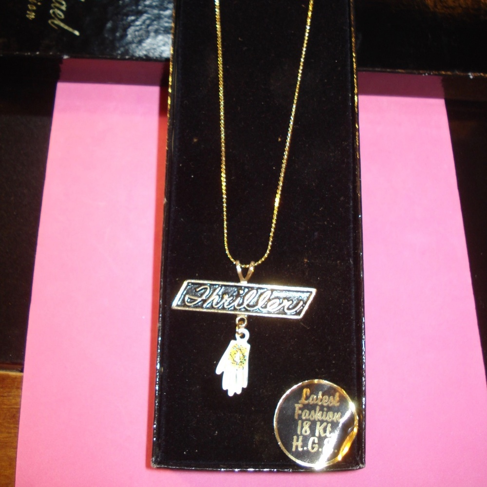 Vtg Michael Jackson Thriller Glitter White Glove Necklace  Never Worn!